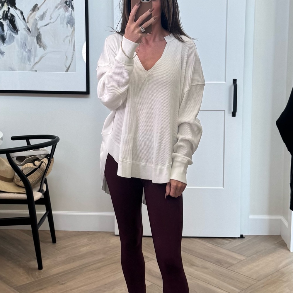 NWT We The Free Free people oversized White Women’s V-Neck top knit